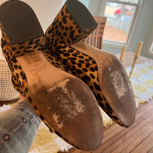 Faux animal fur booties - Picture 3 of 5